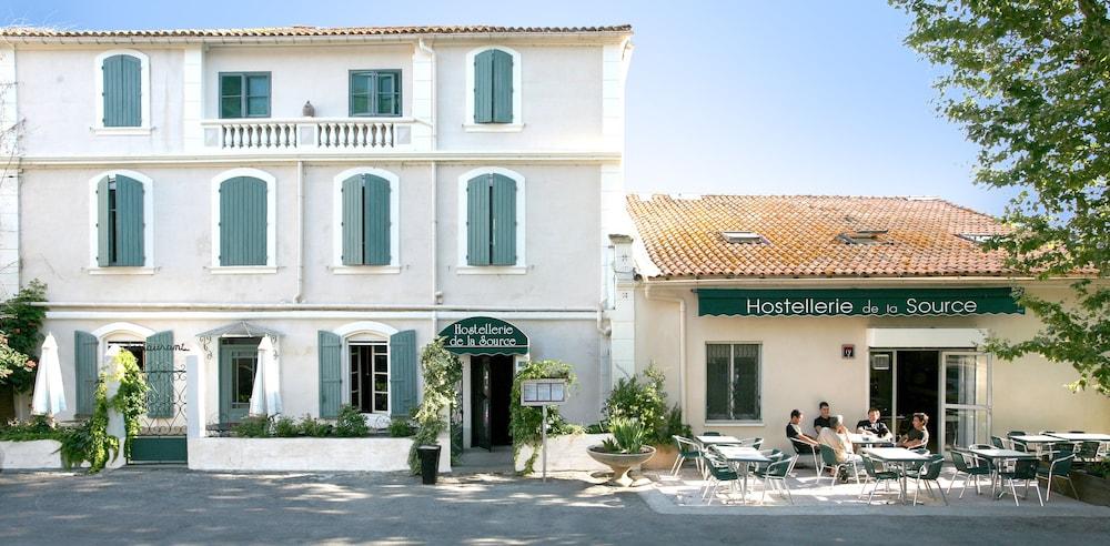 Hostellerie De La Source Arles Exterior photo