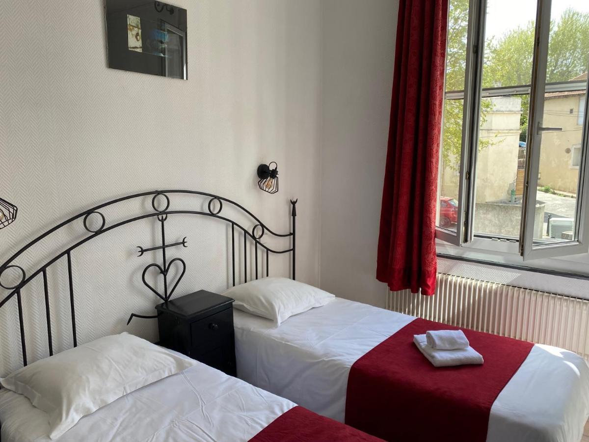 Hostellerie De La Source Arles Exterior photo